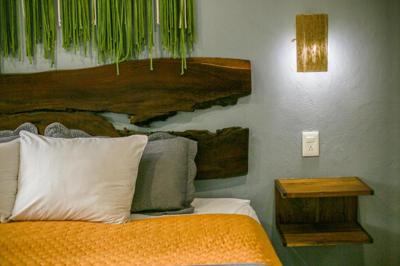 Hotel Makaaba Eco-Boutique Bacalar Kültér fotó A wall-mounted light
