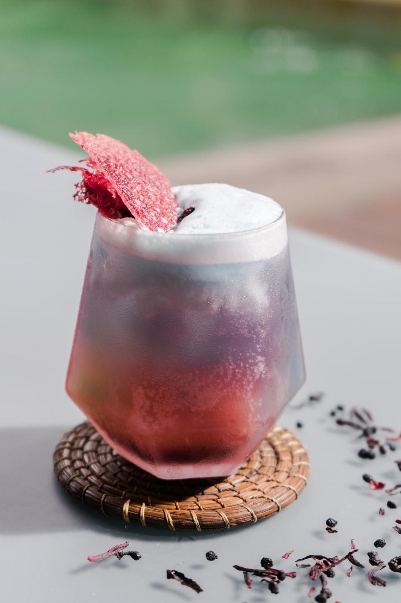 Hotel Makaaba Eco-Boutique Bacalar Kültér fotó A purple rain cocktail